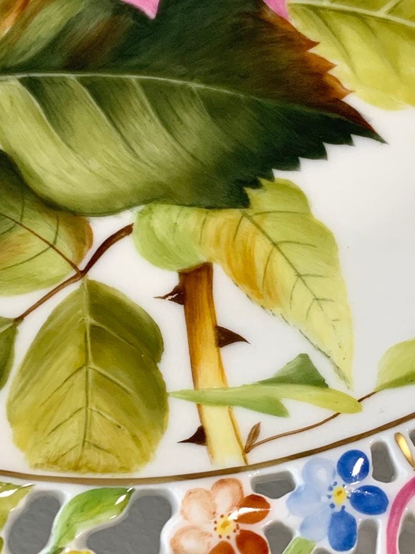 【HEREND】薔薇　プレート　ピアス