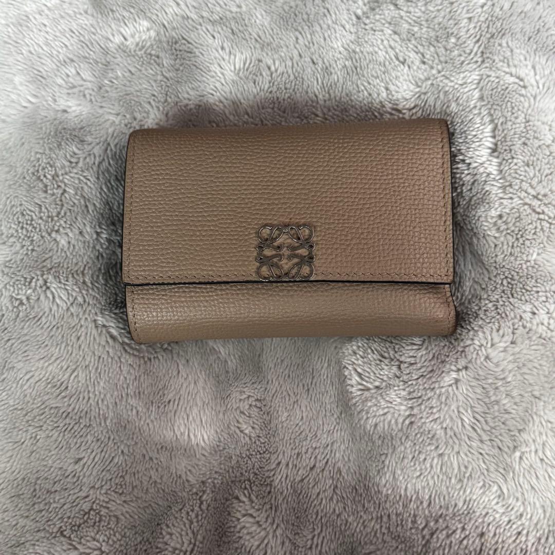 LOEWE アナグラム パーティカル ウォレット