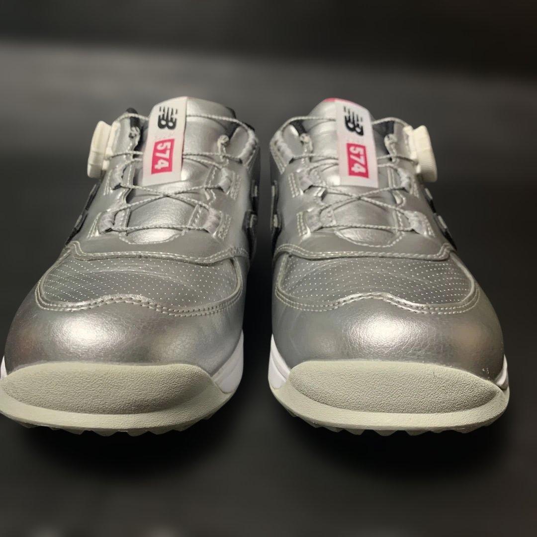 【美品】ニューバランス　ゴルフシューズ　シルバー　24センチ