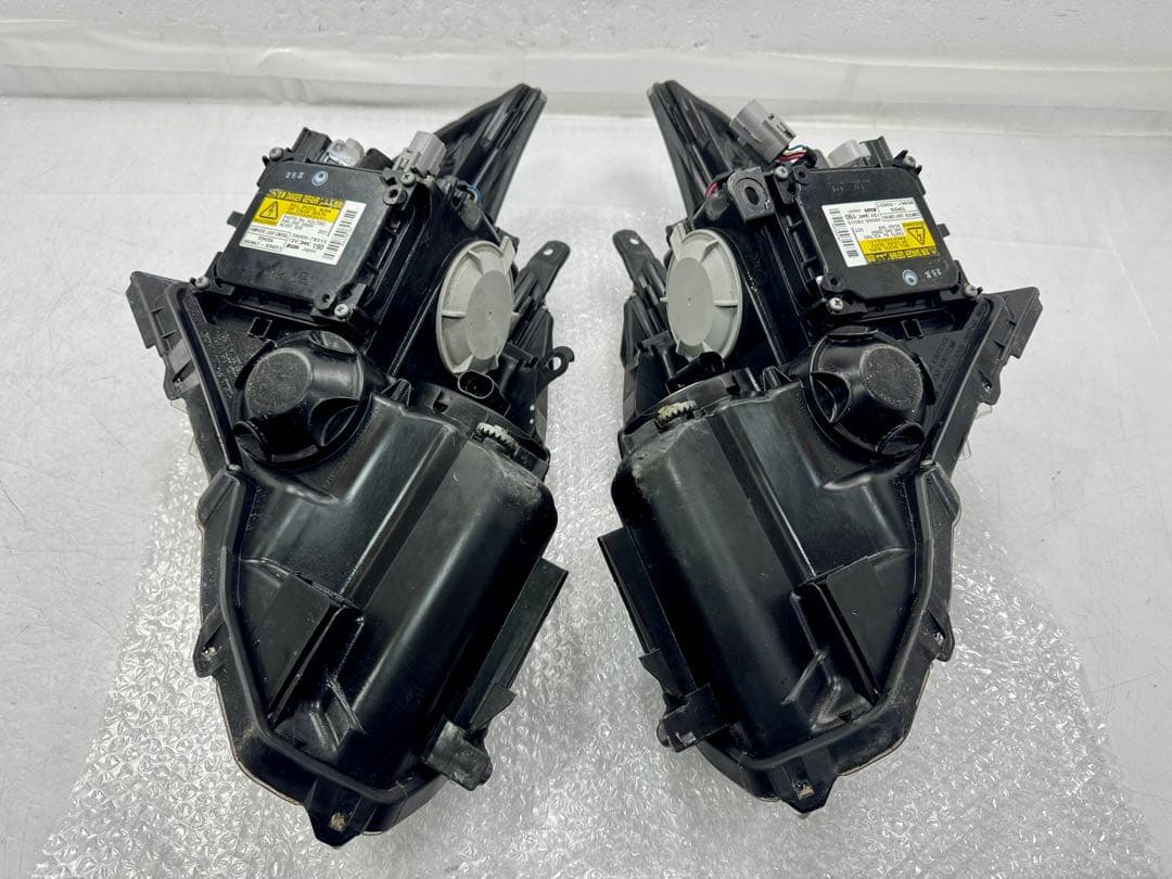 プリウス ZVW30 30 後期 S純正 HID ヘッドライト 左右セット