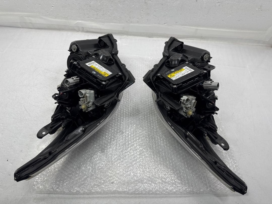 プリウス ZVW30 30 後期 S純正 HID ヘッドライト 左右セット