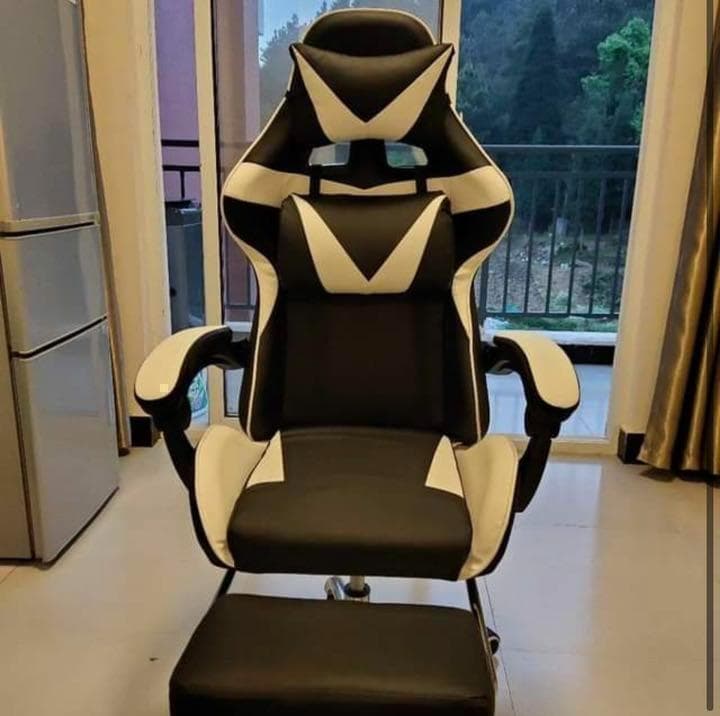 ゲーミングチェア　デスクチェア　リクライニング　新品　未使用　動画配信　ポコチャ