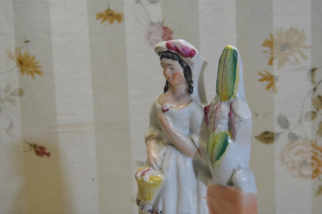 19世紀イギリスのスタッフォードシャー・フィギュア