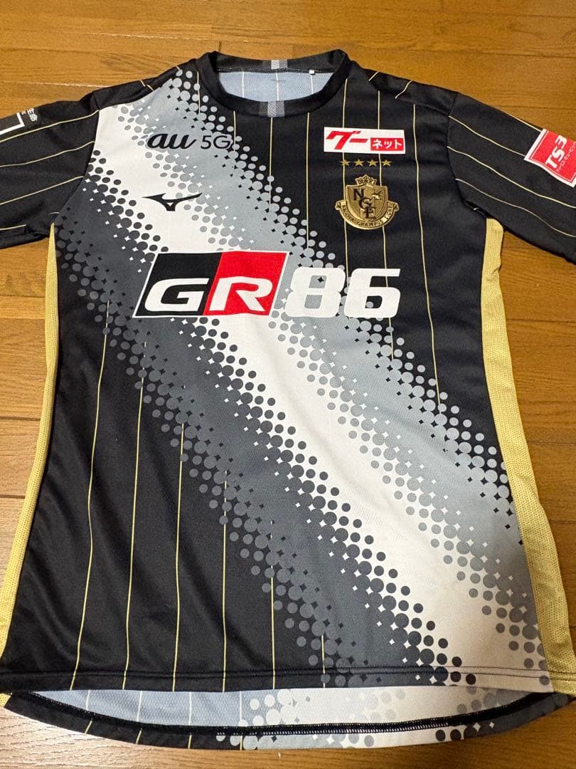 名古屋グランパス　ランゲラックユニフォーム