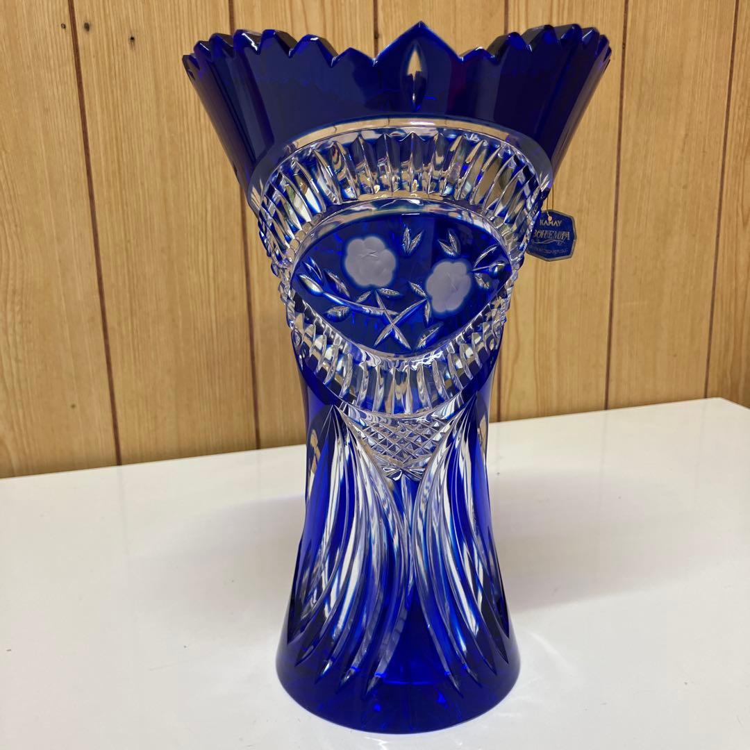 ESV034 【未使用】KAMAYチェコ製ボヘミアグラス、青被せハンドカット花瓶