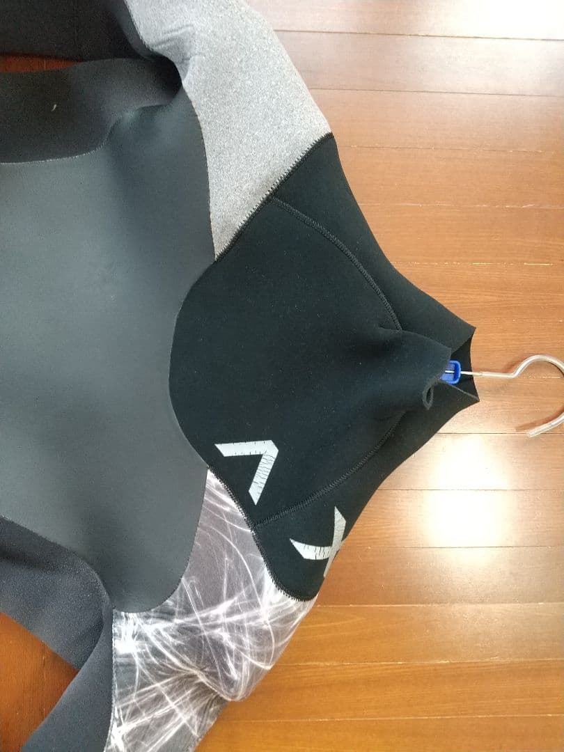 【更に最終値下げ】アックス セミドライウェットスーツ FCSのグローブおまけ付
