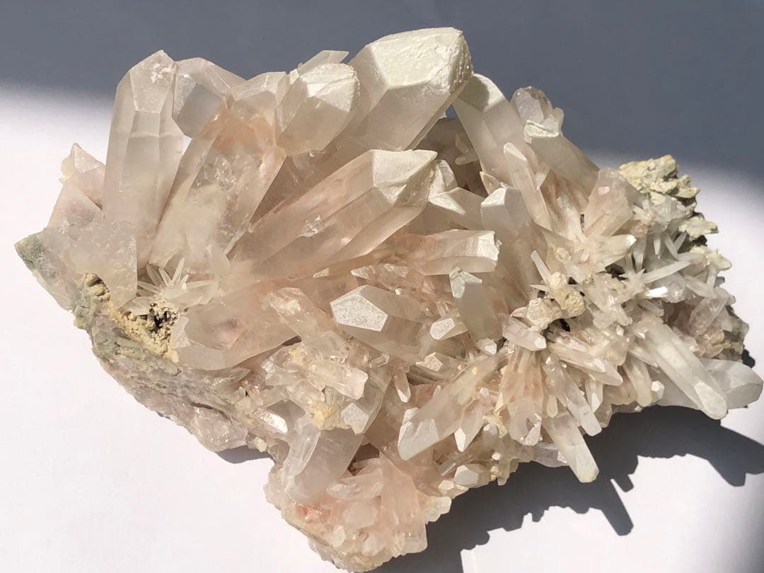 1.6キロ　マニカラン　水晶　クラスター