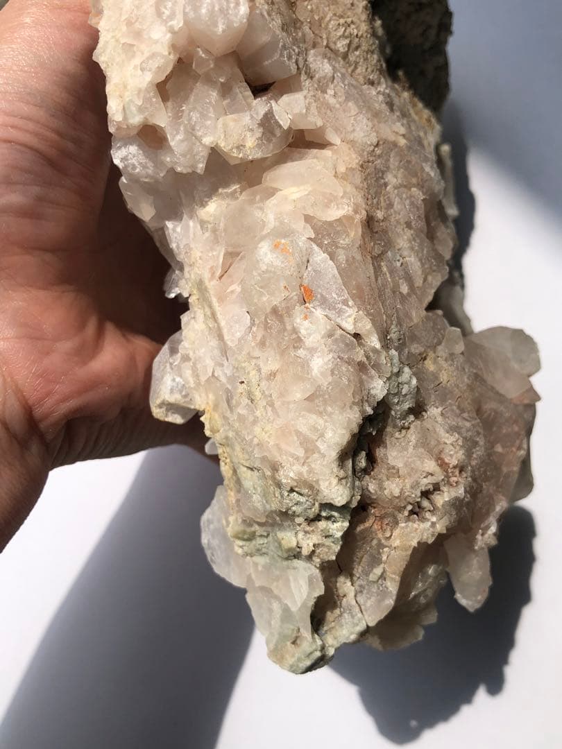 1.6キロ　マニカラン　水晶　クラスター