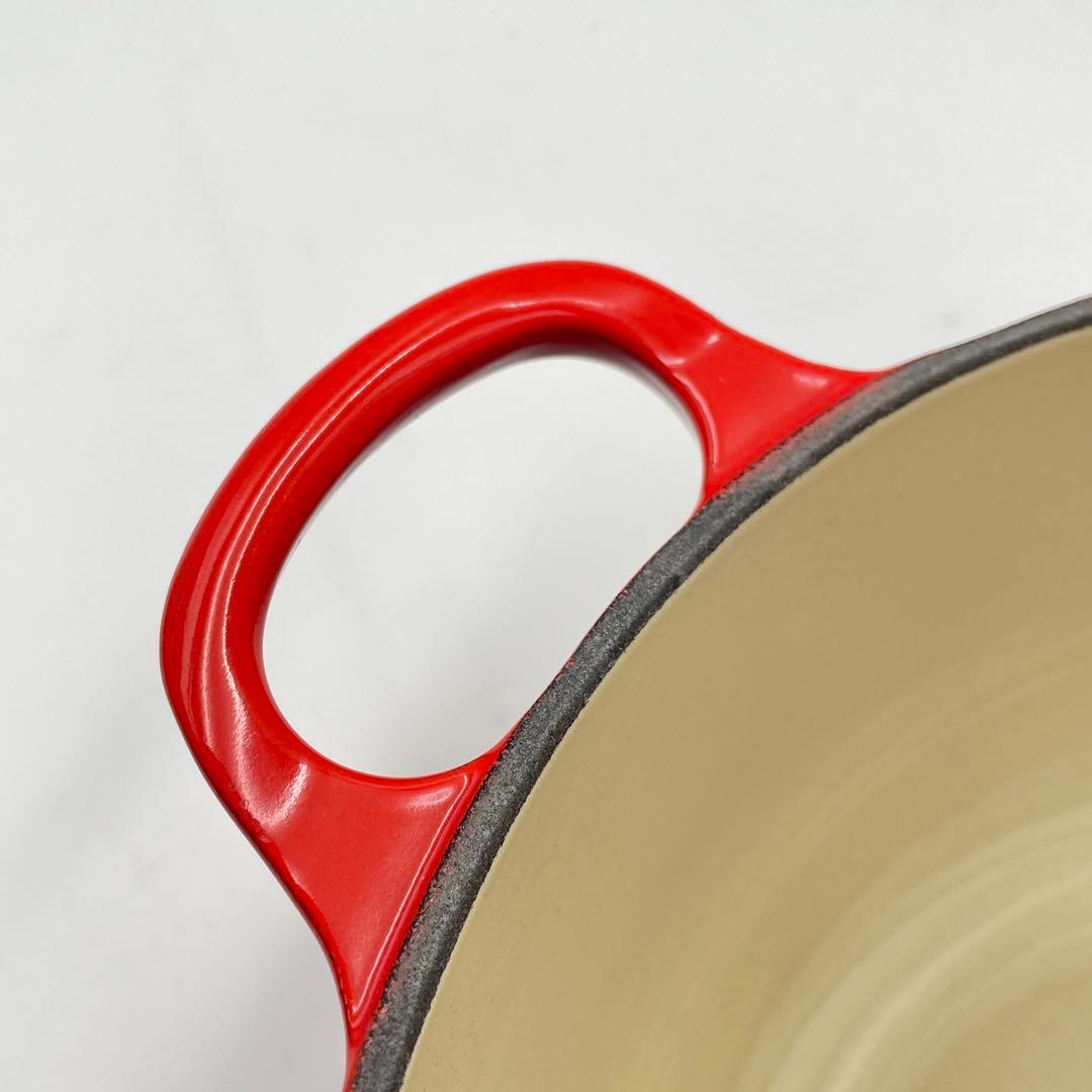 美品　LE CREUSET マルミット　22cm チェリーレッド 両手鍋