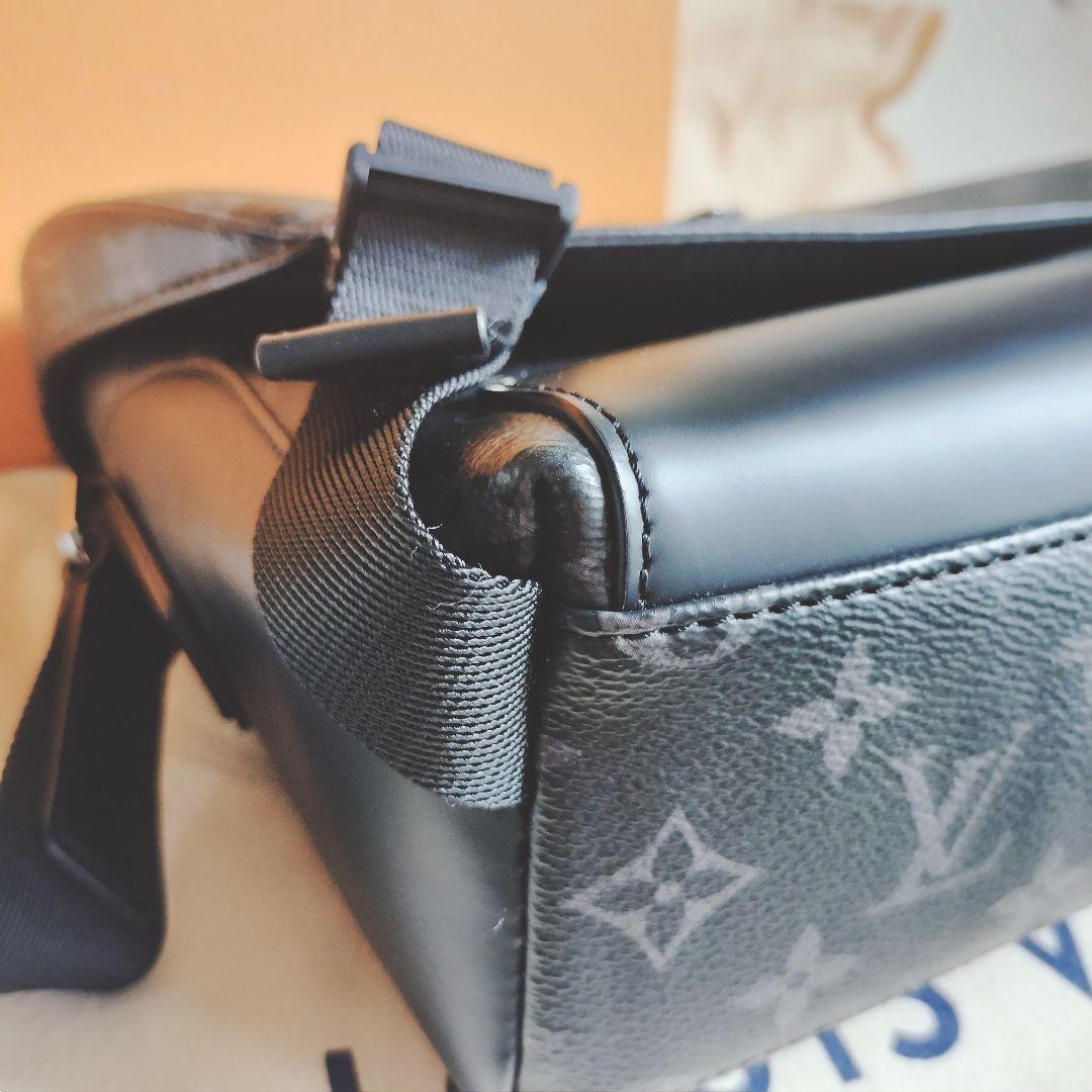 ルイヴィトン エクリプス メッセンジャーヴォワヤージュPM