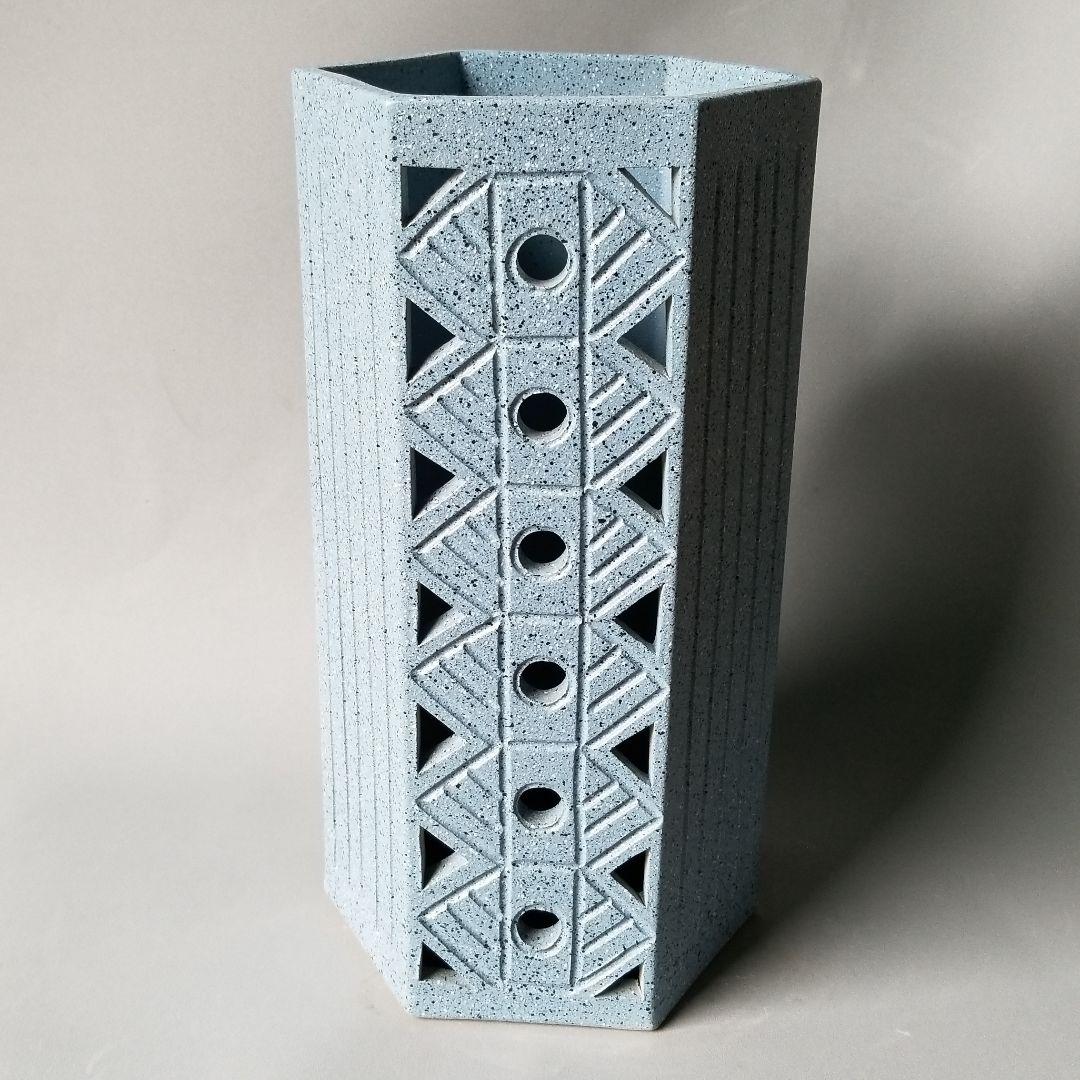 信楽焼傘立て  六角透かし 高さ５０cm