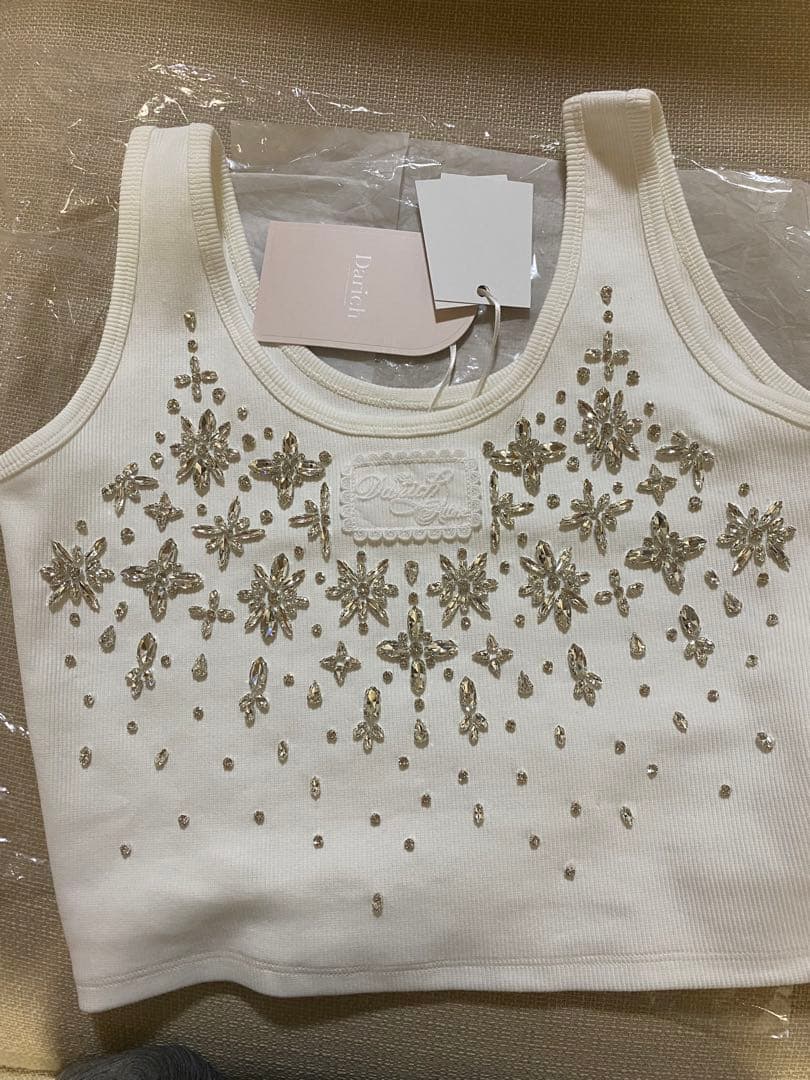 ダーリッチ☆ ジュエリーリブノースリトップス