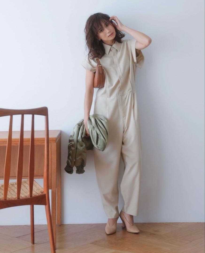 chiori FORME　フォルム 東原亜希　ジャンプスーツ　ベージュ