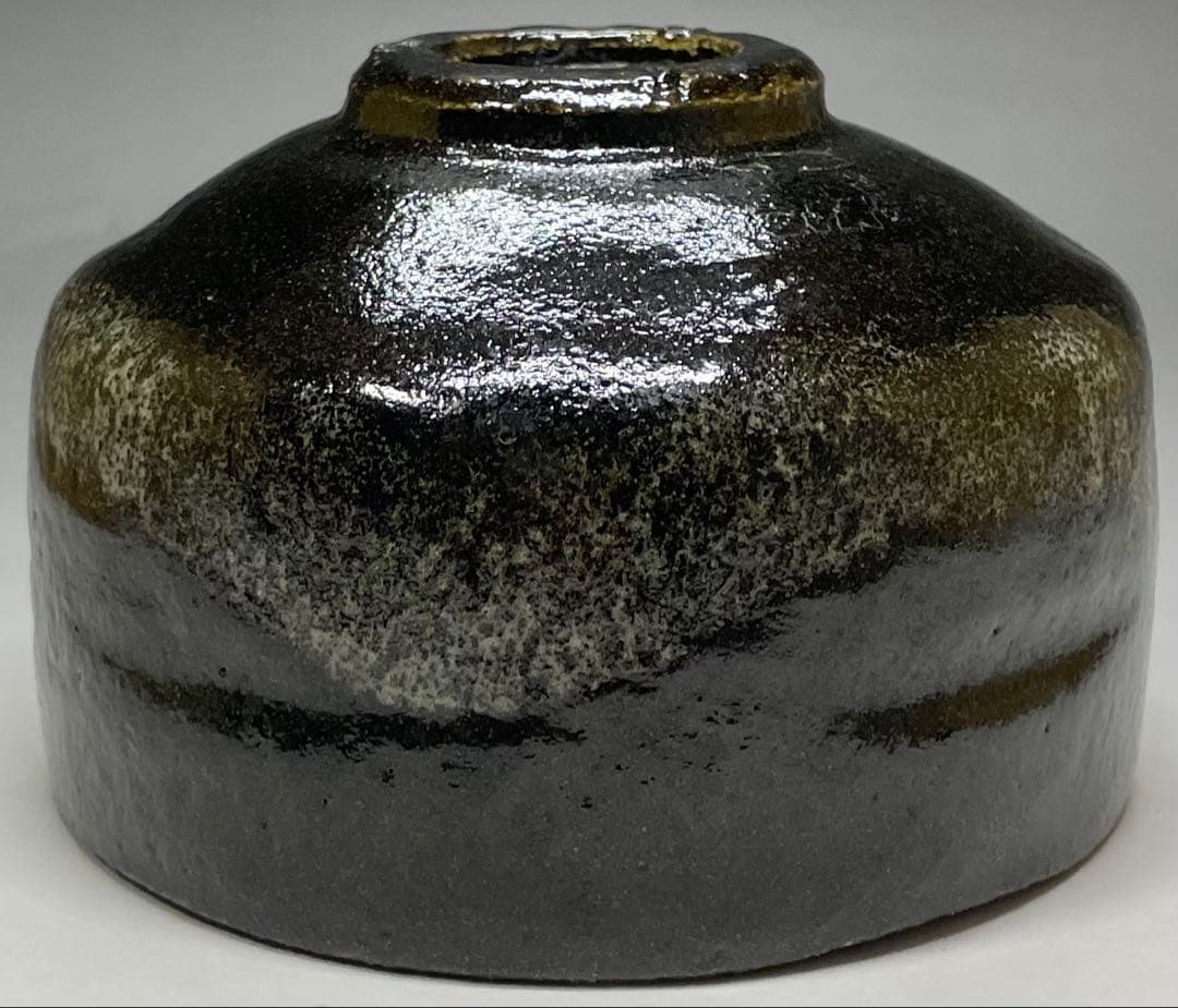 五代　楽吉左衛門　宗入　黒茶碗　共箱(四方桟盛蓋) 　仕覆　共布　e432a