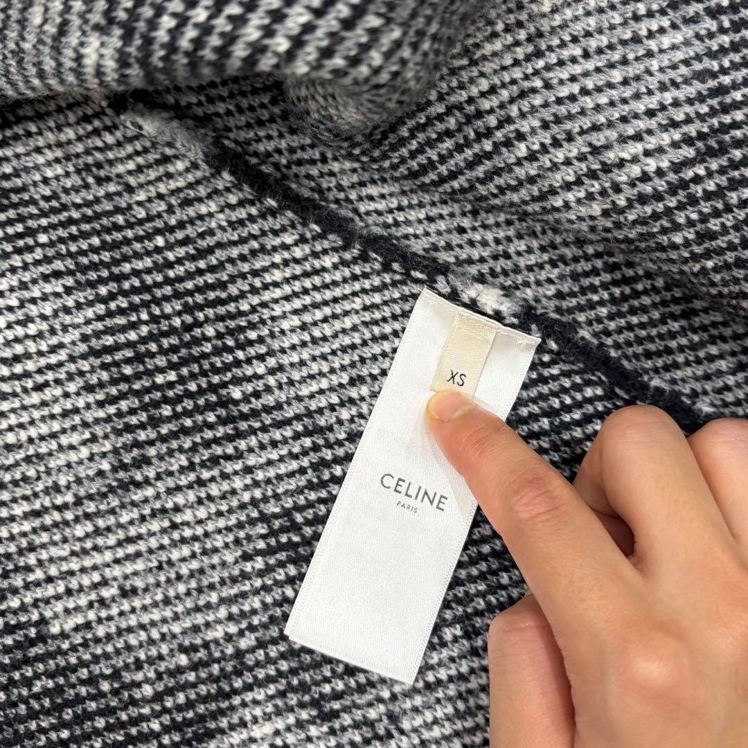 セリーヌ　わんちゃんニット