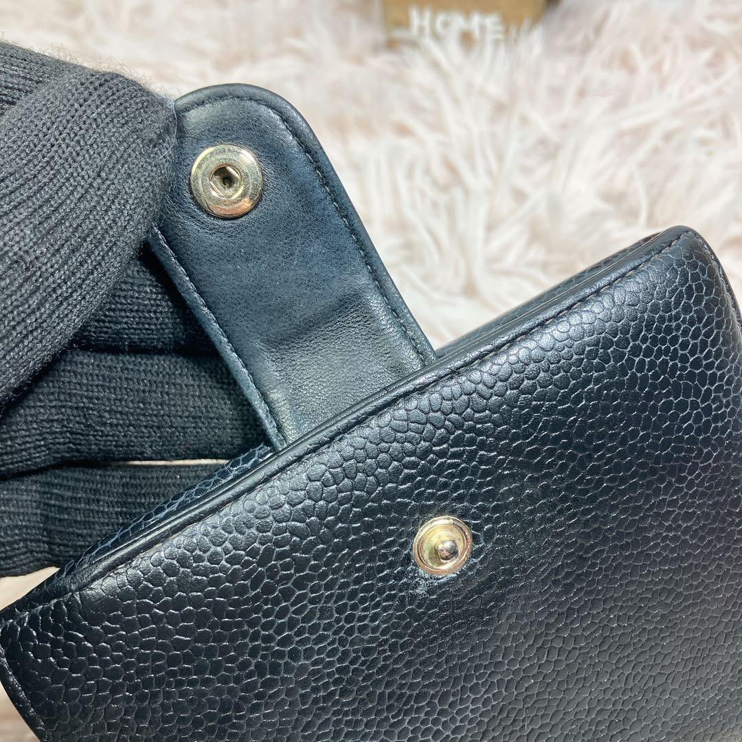 美品 CHANEL 二つ折り財布 ココマーク キャビアスキン レザー Wホック