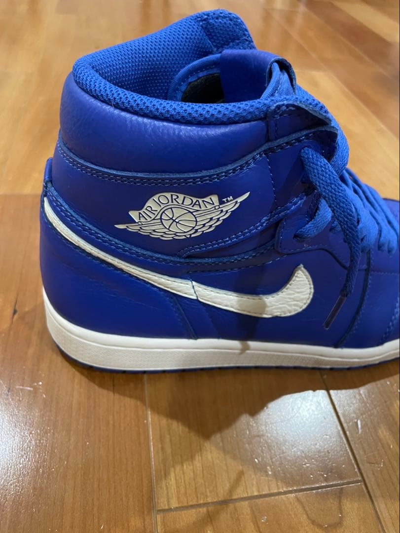Nike Air Jordan 1 ハイパーロイヤル