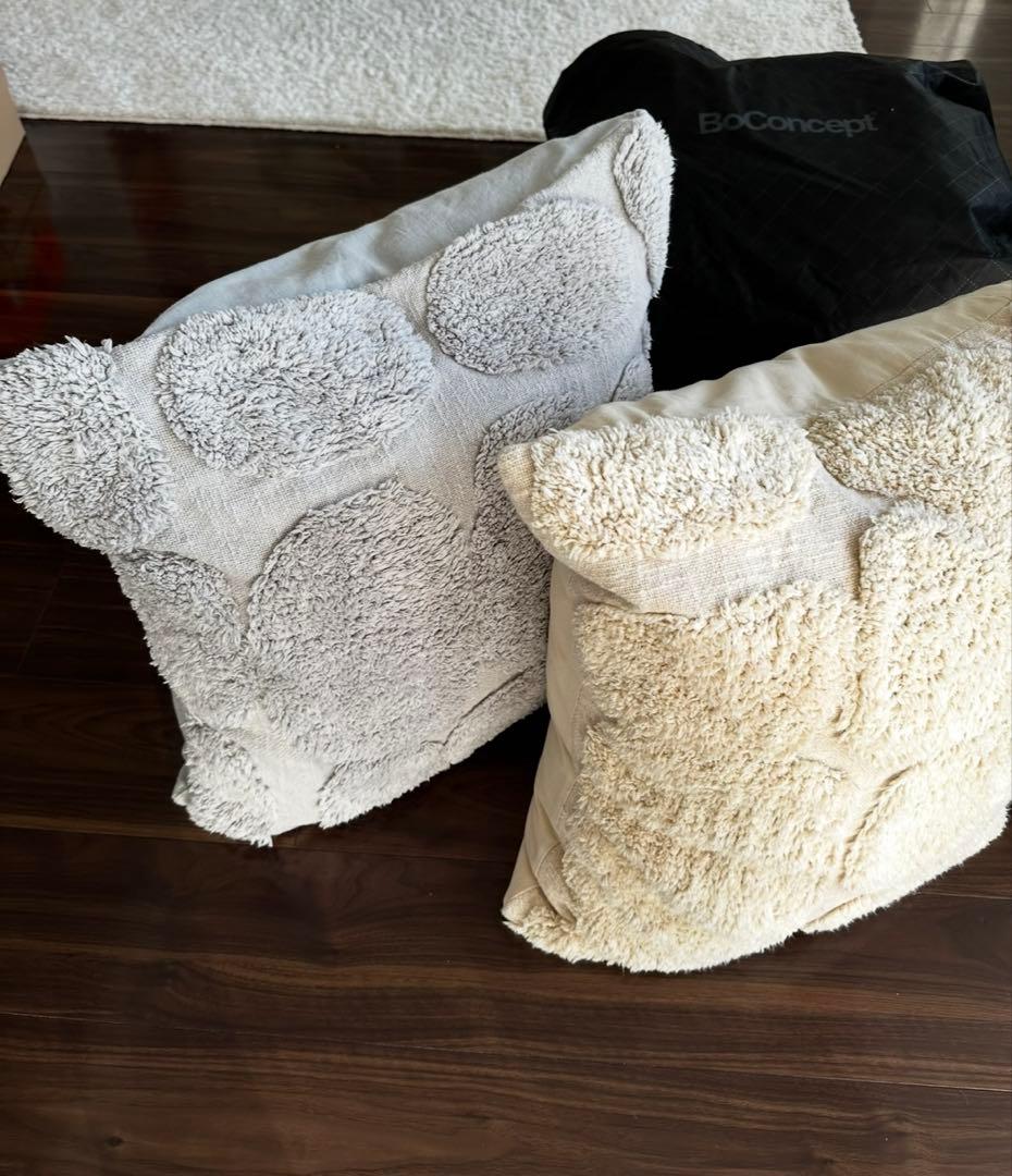 いつこ　Boconcept Tufted 2つ二万円 販売　袋付き