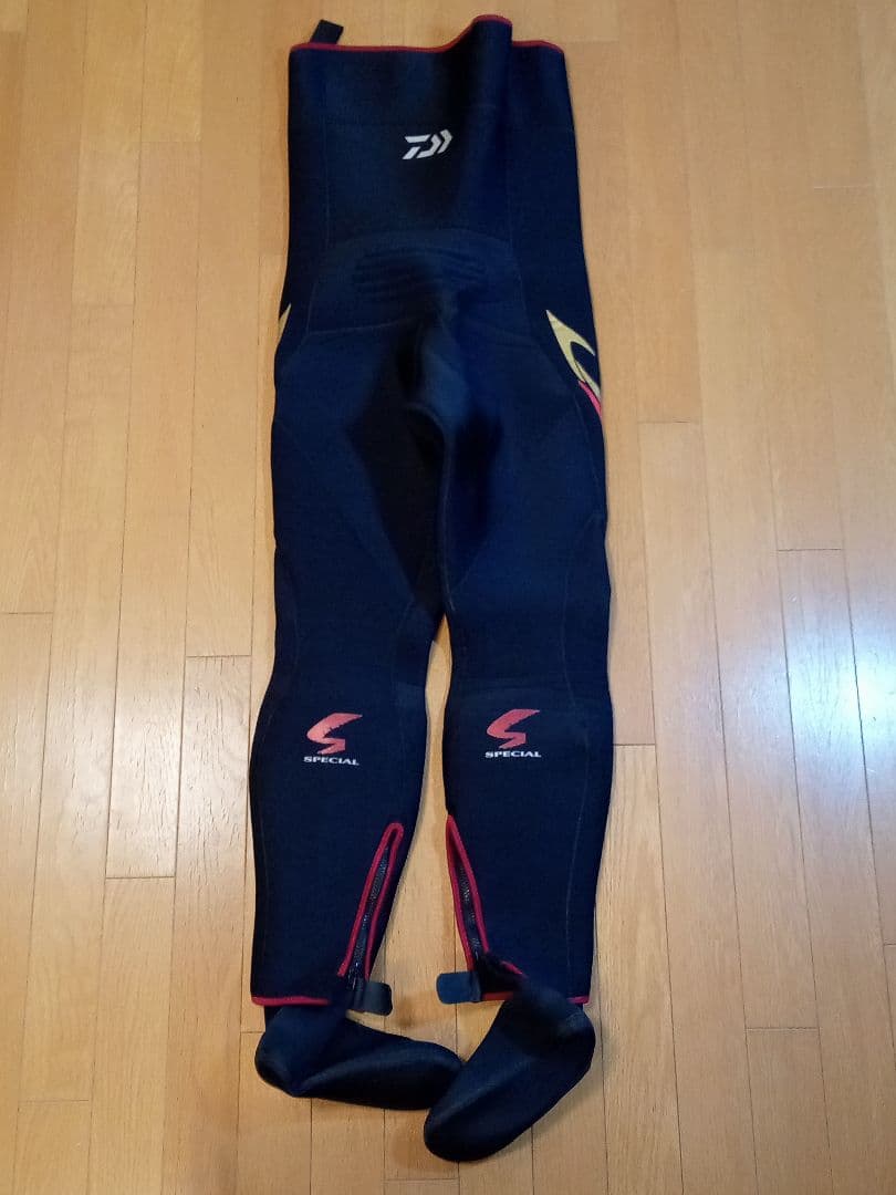 超美品　ダイワスペシャルドライタイツ SP-4009DR LA