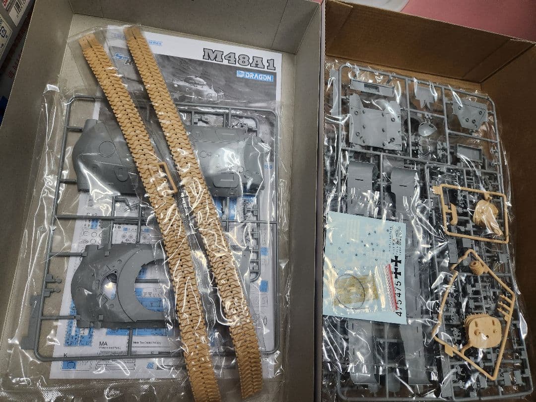 Bsot ドラゴン1/35戦車プラモデルセット2個