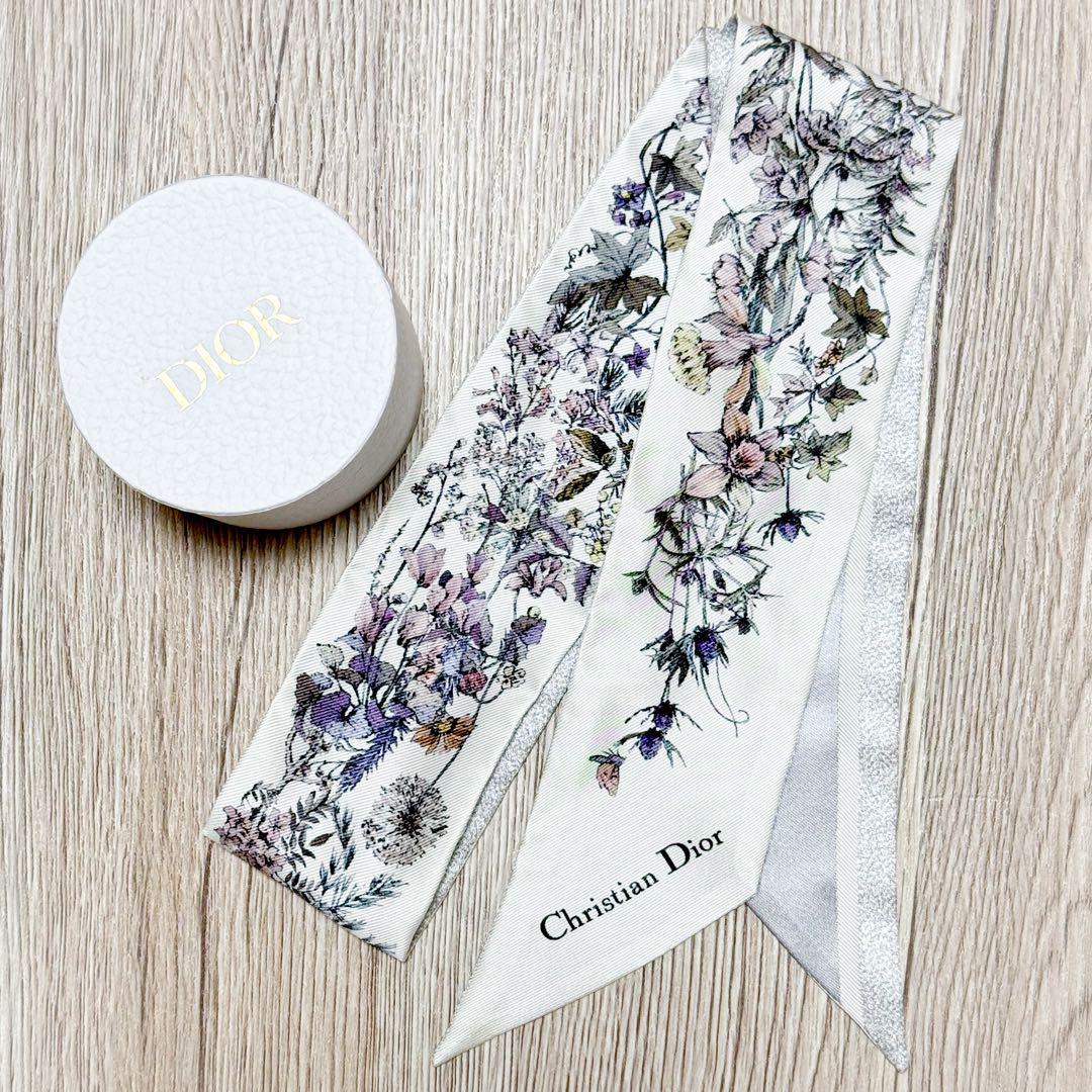 Christian Dior 花柄シルクスカーフ　ミッツァ