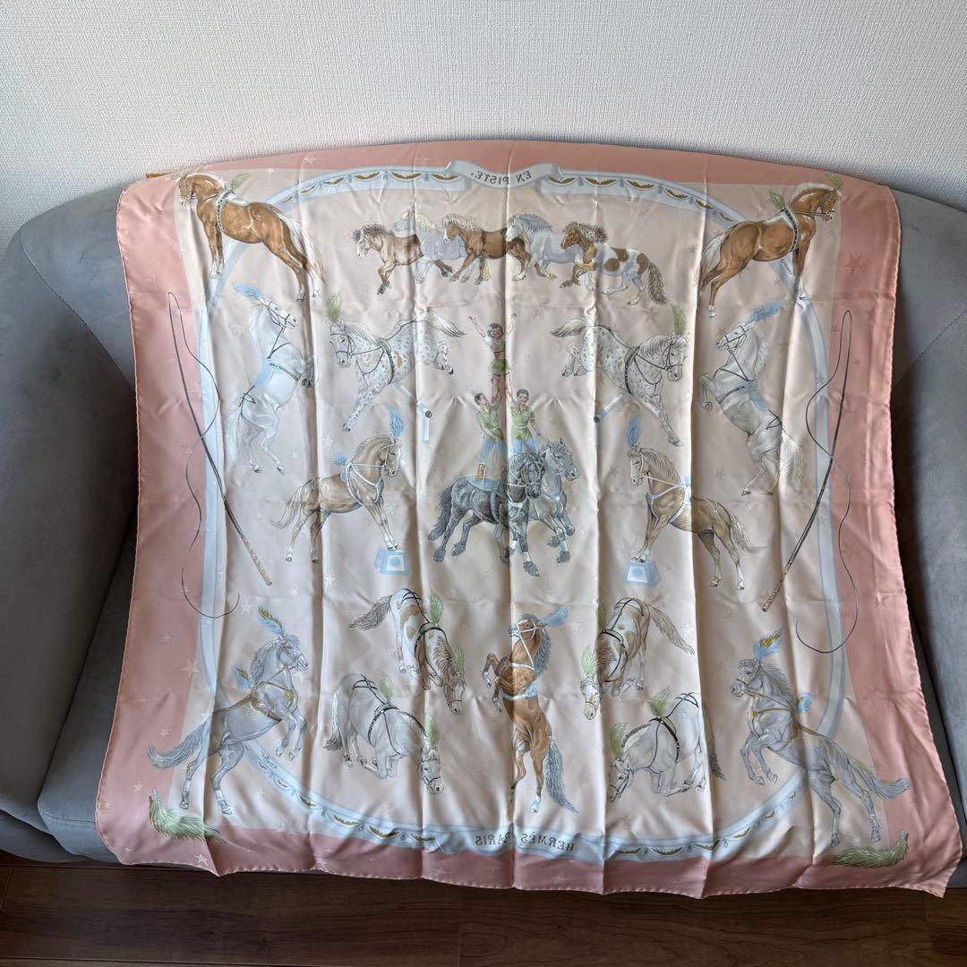 エルメス カレ 90 EN PISTE スカーフ シルク バンダナ ピンク