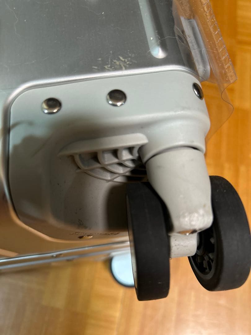 イノベーター innovator キャリーケース スーツケース　アルミ　70L