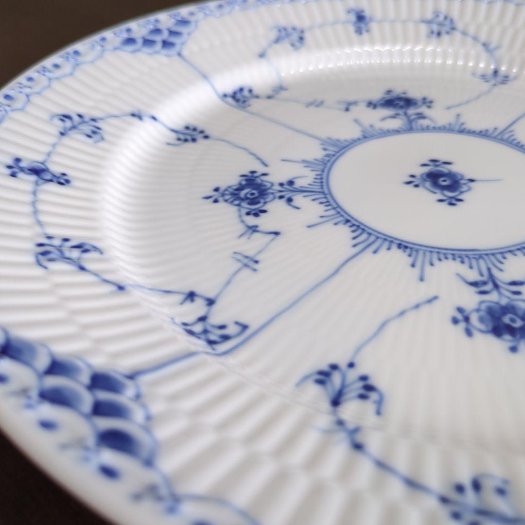 専用　ロイヤルコペンハーゲン　青い花模様の陶磁器皿 27.5cm