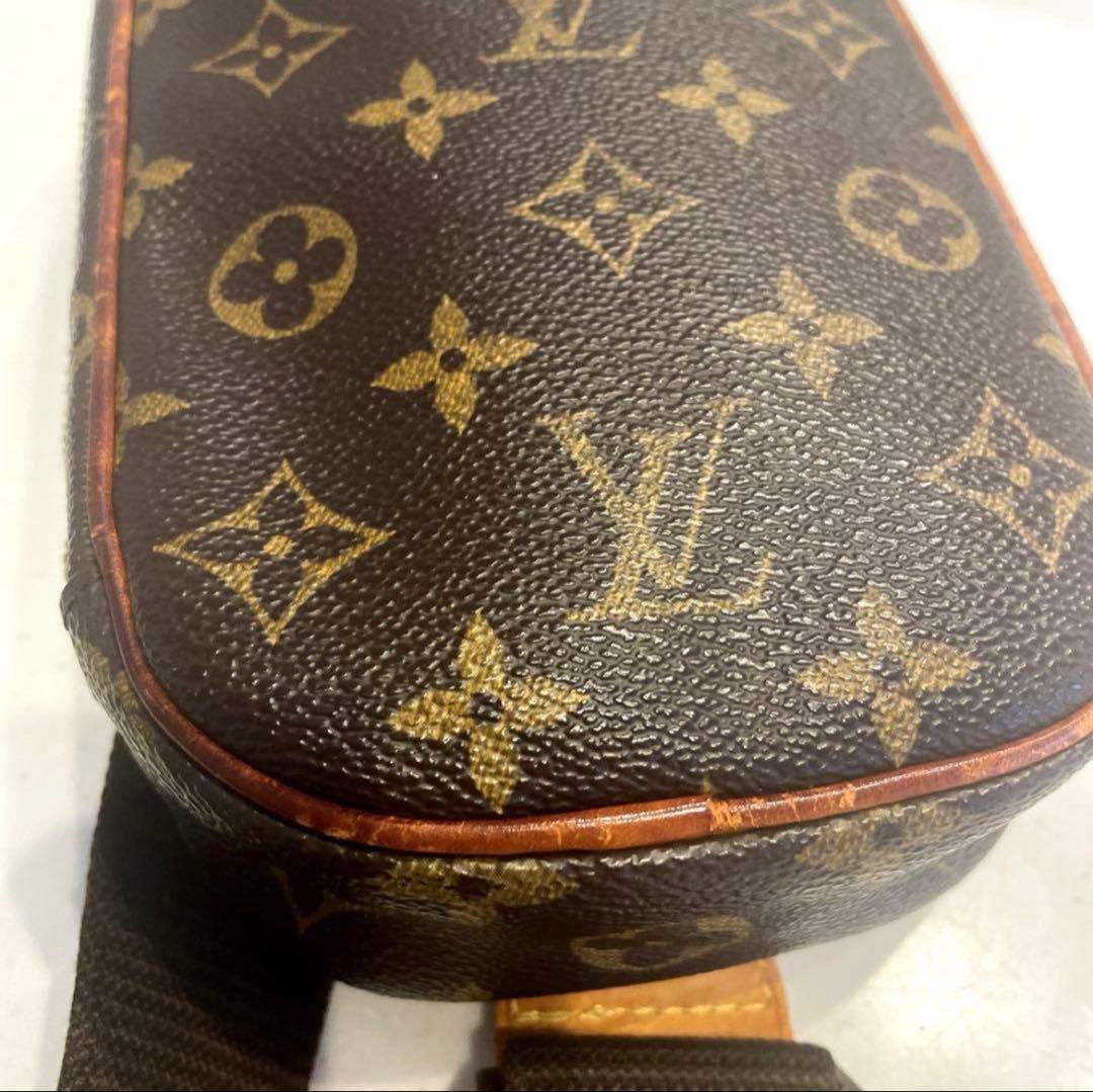 LOUIS VUITTONボディバッグ　斜め掛けバック　ガンジュ　ルイヴィトン