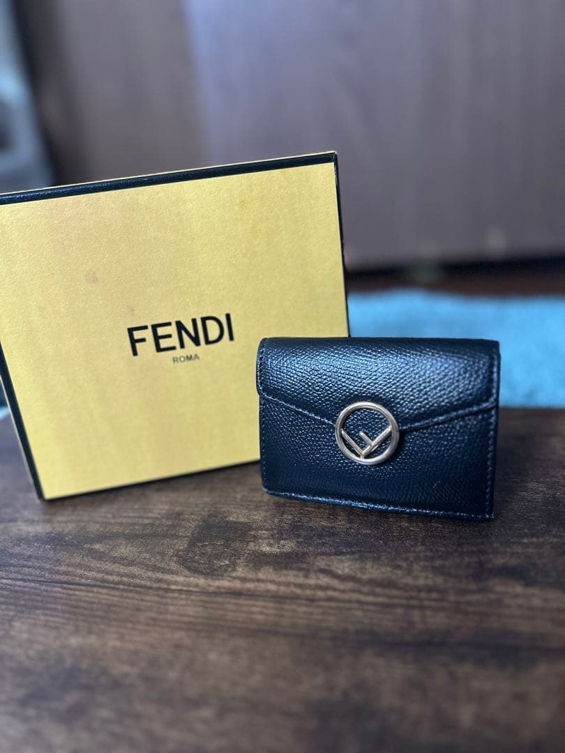 FENDI 三つ折り財布
