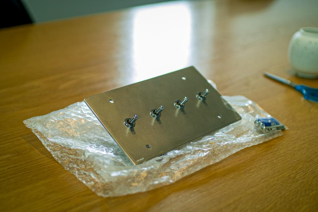 ラスト1個です。新品未使用　ZOLBONNEトグルスイッチ