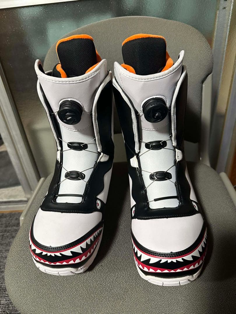 【新品】スノーボードブーツ BOA シャークデザイン