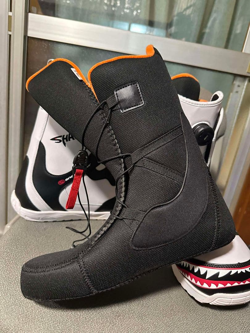 【新品】スノーボードブーツ BOA シャークデザイン