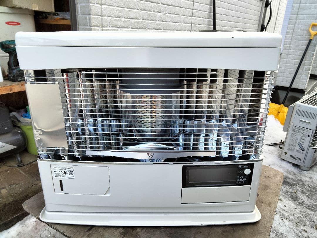 取り切れない傷汚れあり引き取り及び近郊配達限定出品床暖石油ストーブ20年式中古品