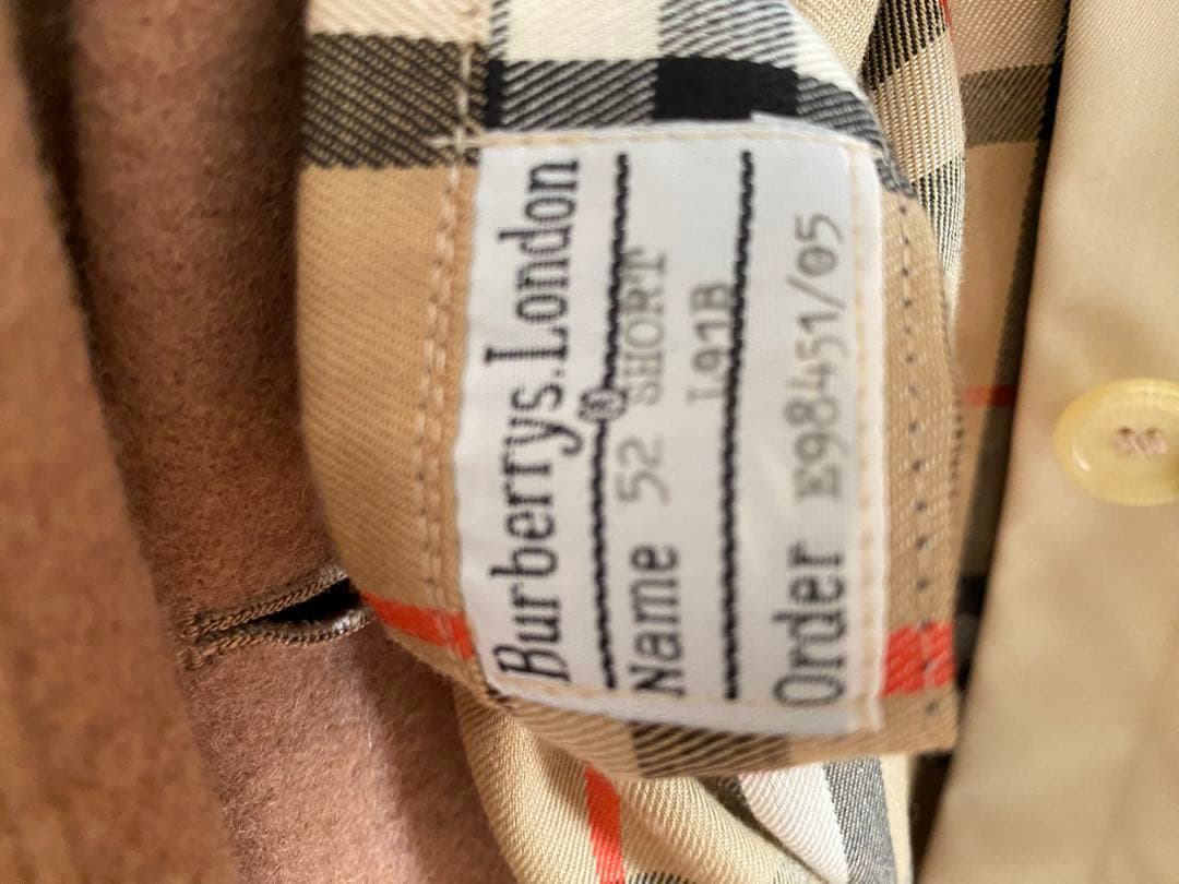 バーバリートレンチコート(インナーコート、襟付き取り外し可能)