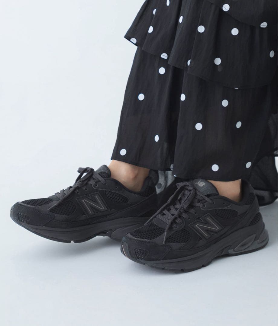 New Balance ブラック スニーカー Abzorb2010