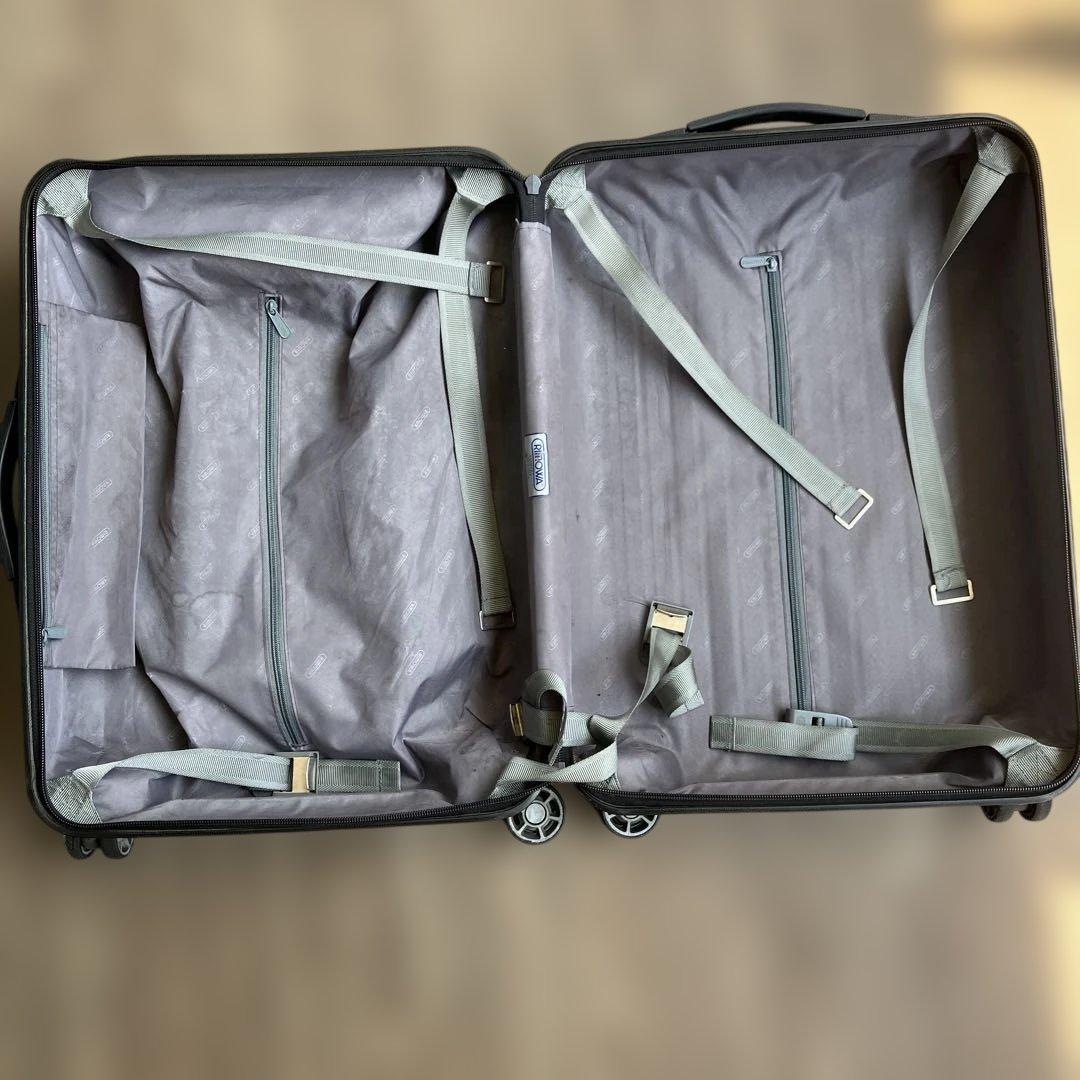RIMOWA ブラック キャリーケース　Sサイズ　機内持ち込み　黒　4輪