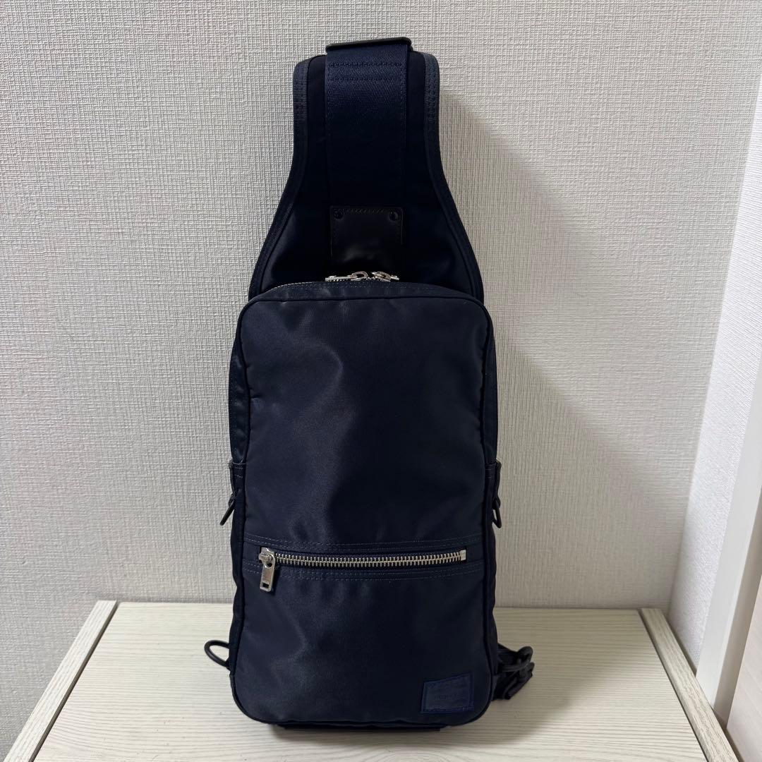 【新品同様】ポーター リフト PORTER LIFT ボディバッグ　ネイビー