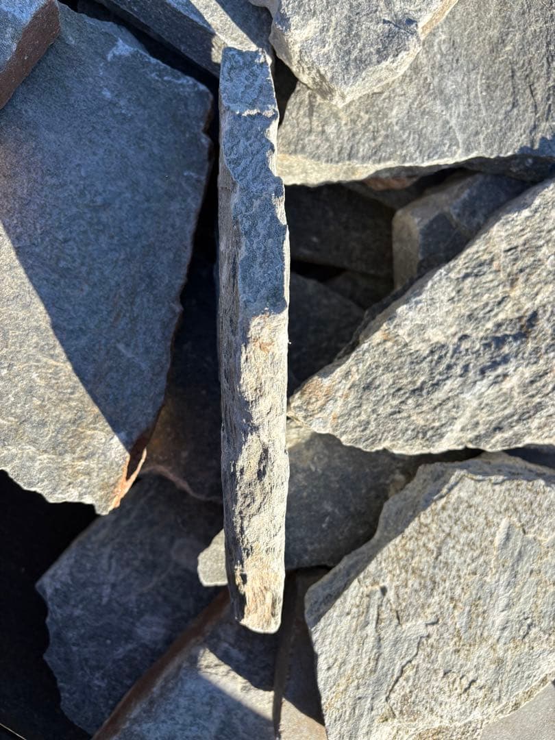 乱張り石。グレー2.5平米です。