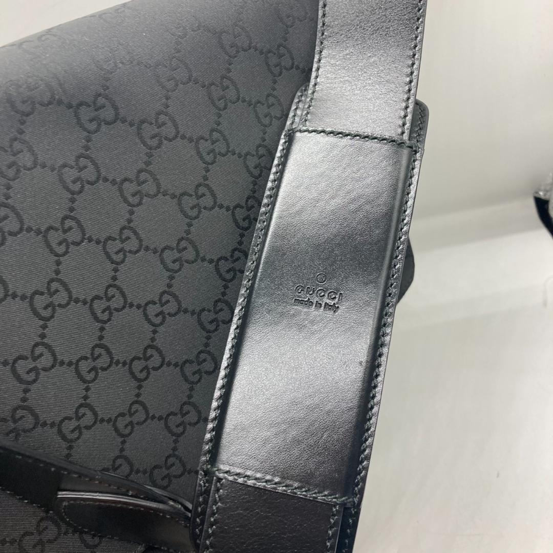 ▼GUCCI ナイロン　メッセンジャーバッグ　ブラック　272351