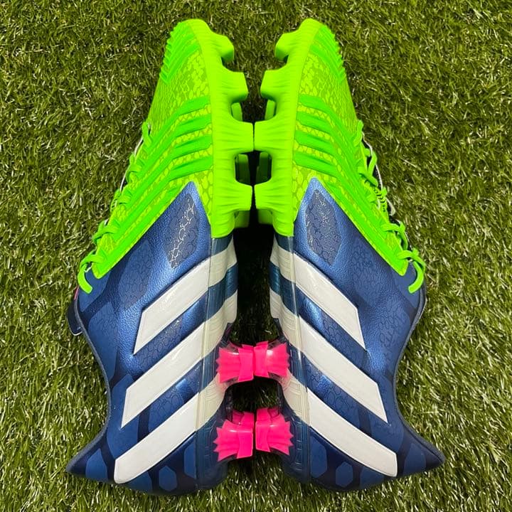 サッカースパイク アディダス プレデター インスティンクト ジャパン HG