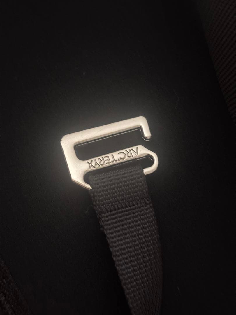 アークテリクス ブラックメッセンジャーバッグ