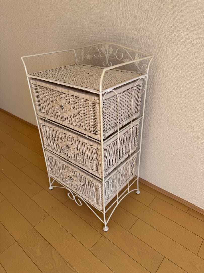 今週値引⚫︎ フレンチシャビーラタンおしゃれな3段チェスト⚫︎(中古)超美品！