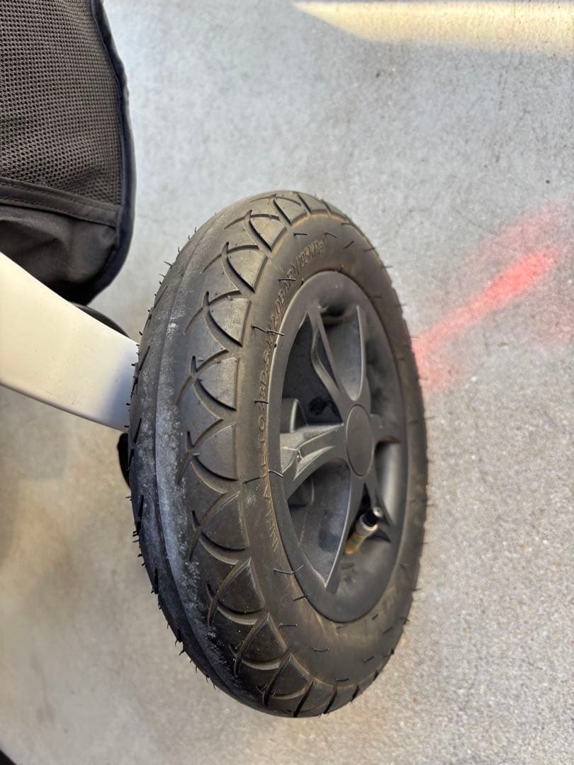 【美品】Joie ジョイー ライトトラックスエア 三輪ベビーカー メル市限定