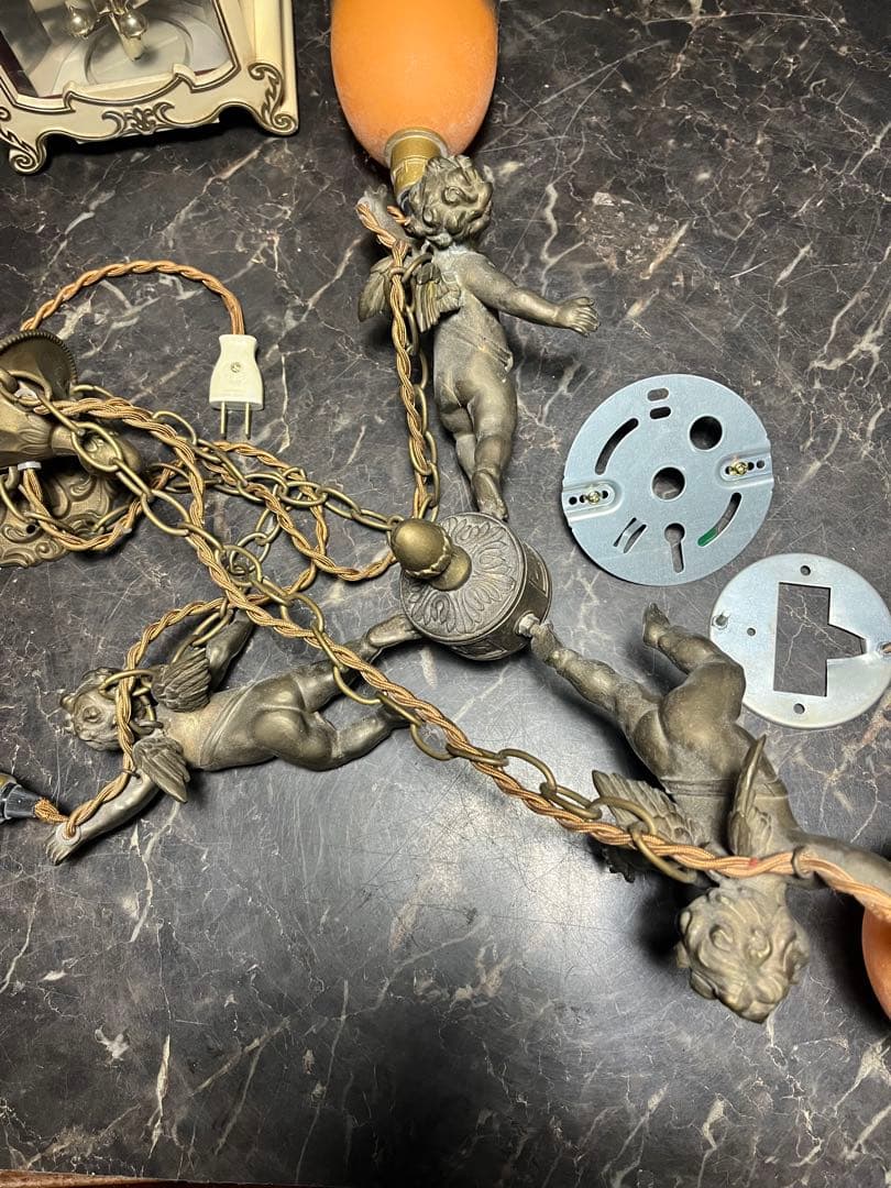 イギリスアンティークライト、エンゼェル吊り下げライト、天使シャンデリア 真鍮製