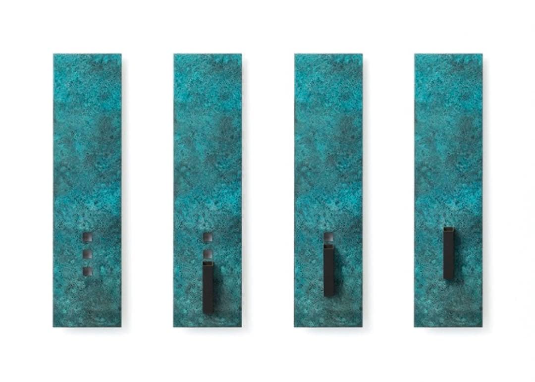 高岡銅器 on the wall 花緑青(はなろくしょう)