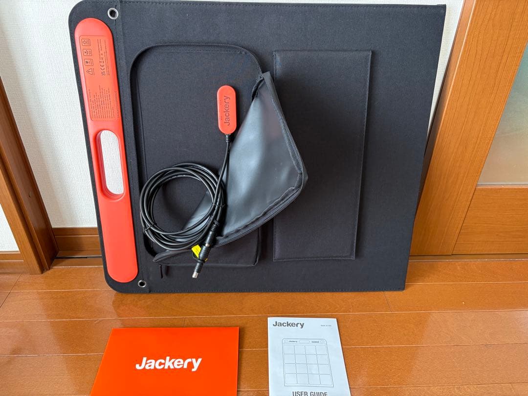 Jackery 折りたたみソーラーパネル　JS-100C