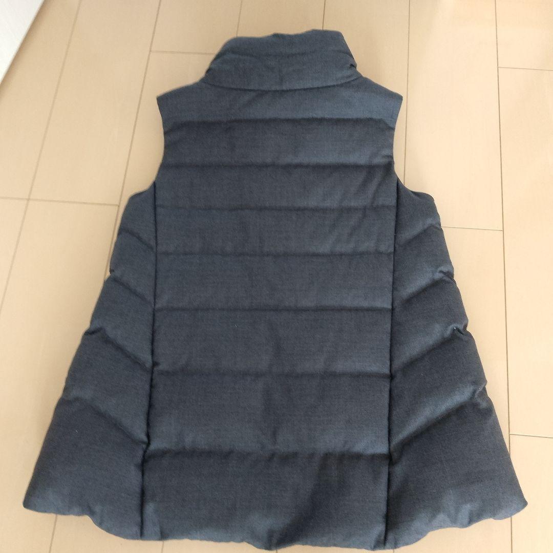 R高橋リタ　ダークグレー ダウンベスト