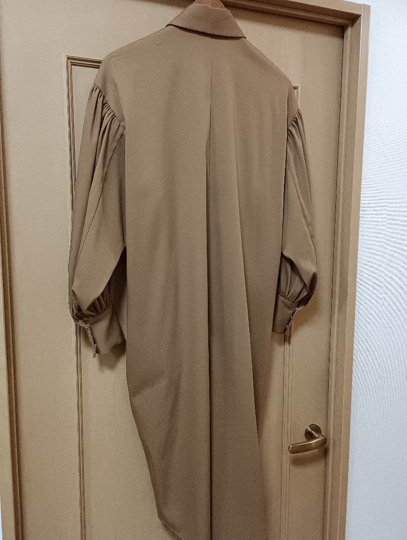 未使用品 support surface ワンピース　キャメル