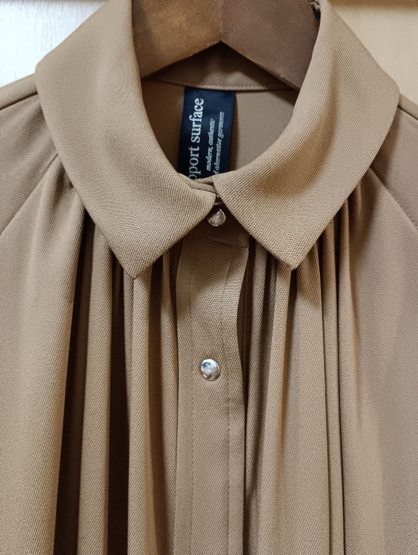 未使用品 support surface ワンピース　キャメル